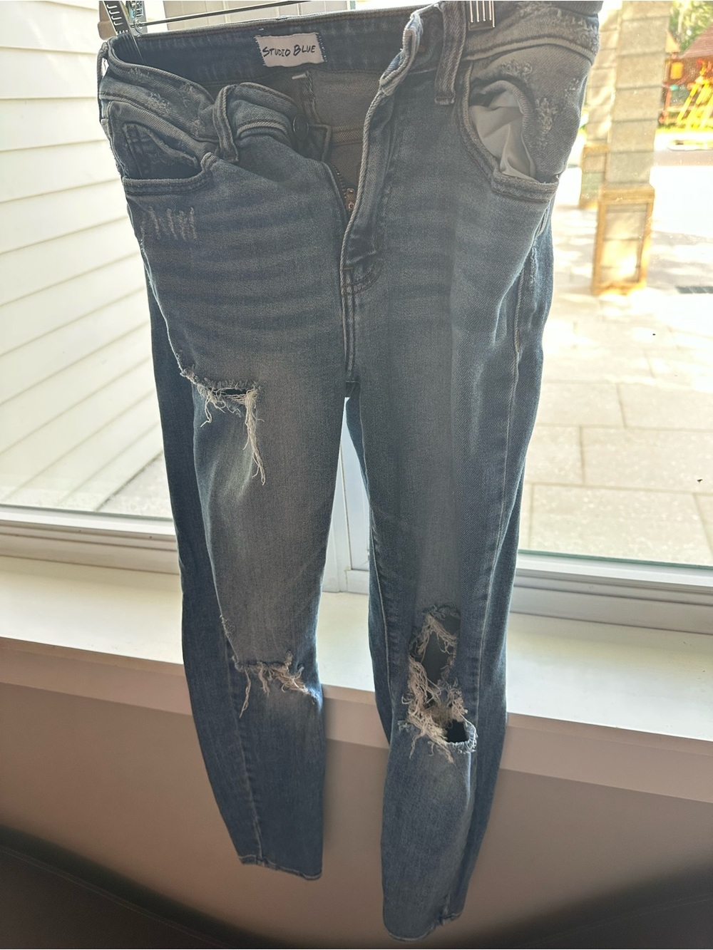 2 pairs ! Studio blue Distressed Women's Blue Skinny Jeans size 6 like new